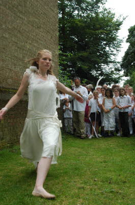 folly dance